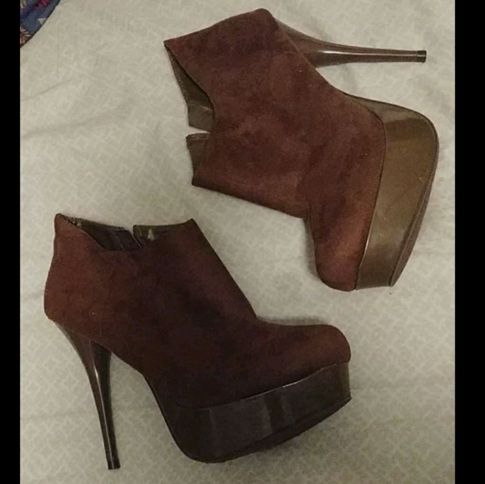 Nwot Charolette  Rusee  platform ankle boot